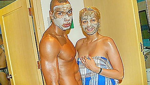 Sexy blonde slut gets her tight pussy stretched