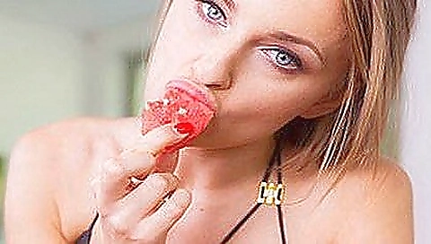 Sexy girl swallows a sexyoper