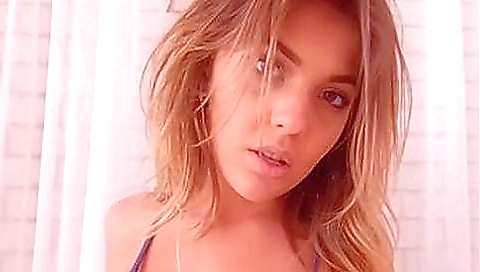 Sexy milf and foot worship in the kitchen