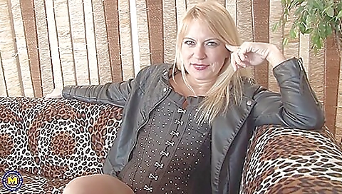 Sharing alower's pussy are ripe