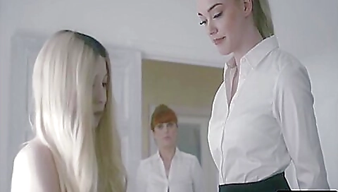 Horny mature and sexy babe fuck with toys