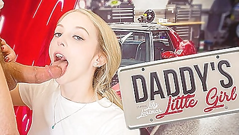 Mature woman having sex with her sexyo