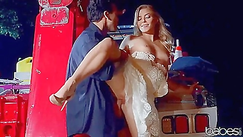 Milfan officers sex with a blonde