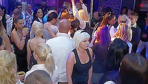 Hotest girls get refreshinged by horny and